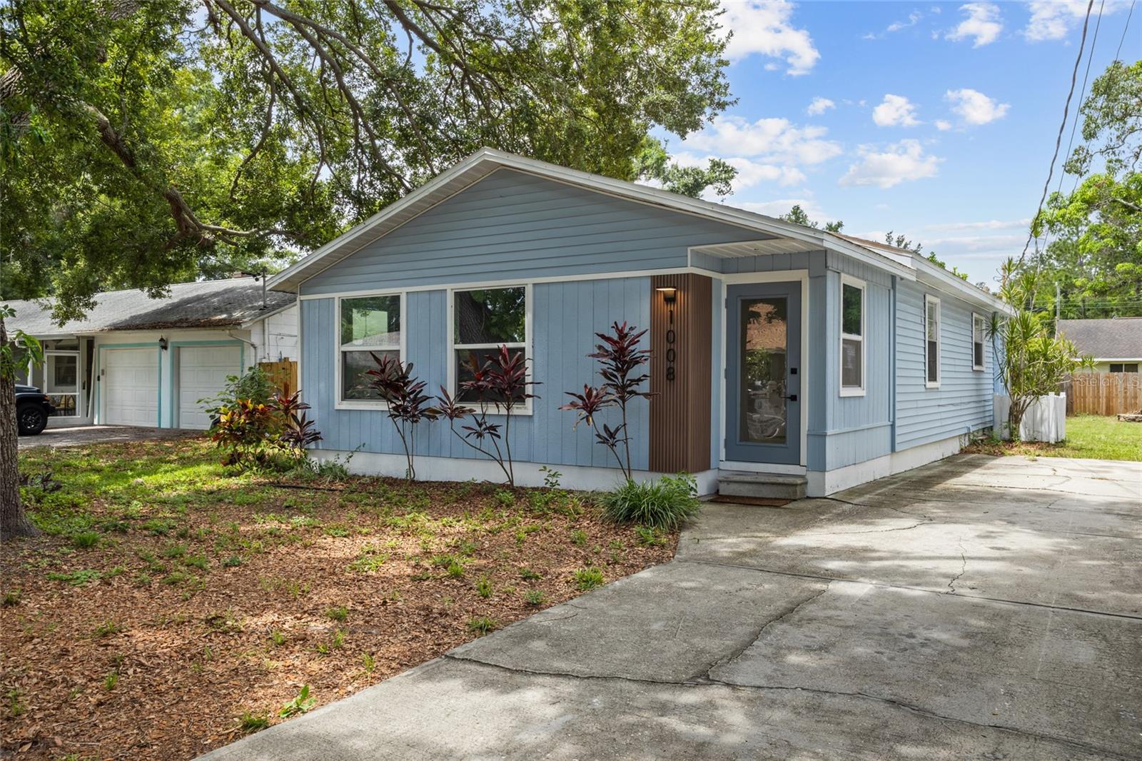 2nd image of 1008 37th St W, Bradenton, FL 34205 | MLS# A4701415