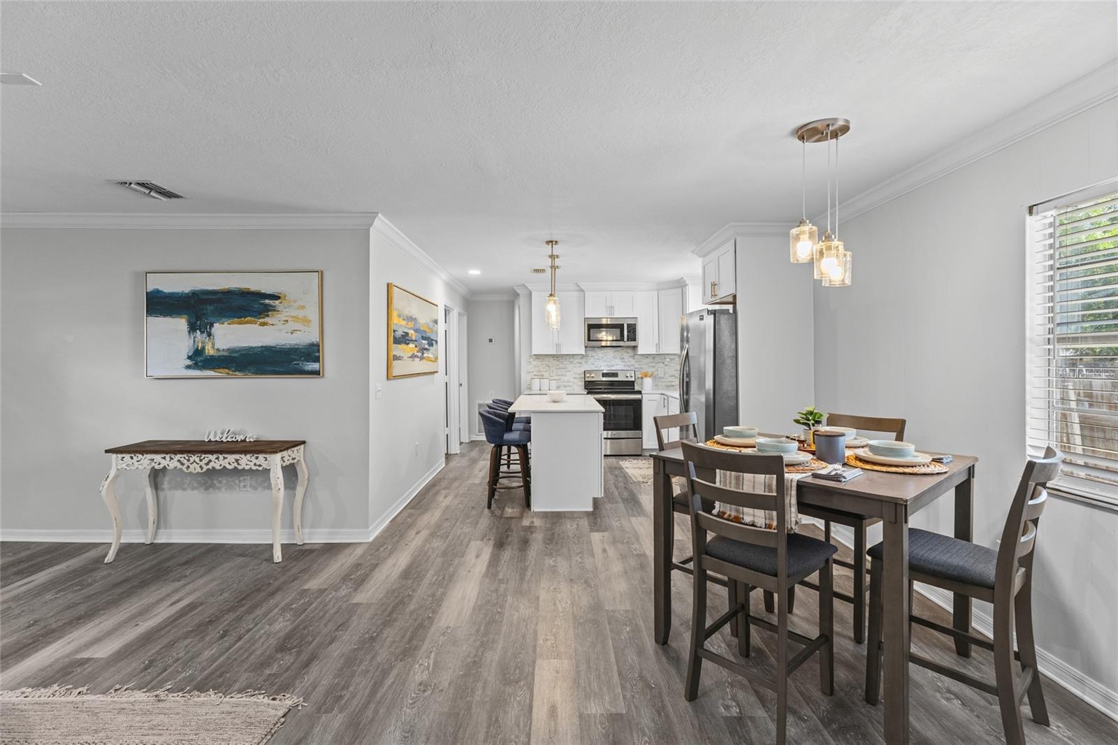 5th image of 1008 37Th St W, Bradenton, FL 34205 | MLS# A4701415
