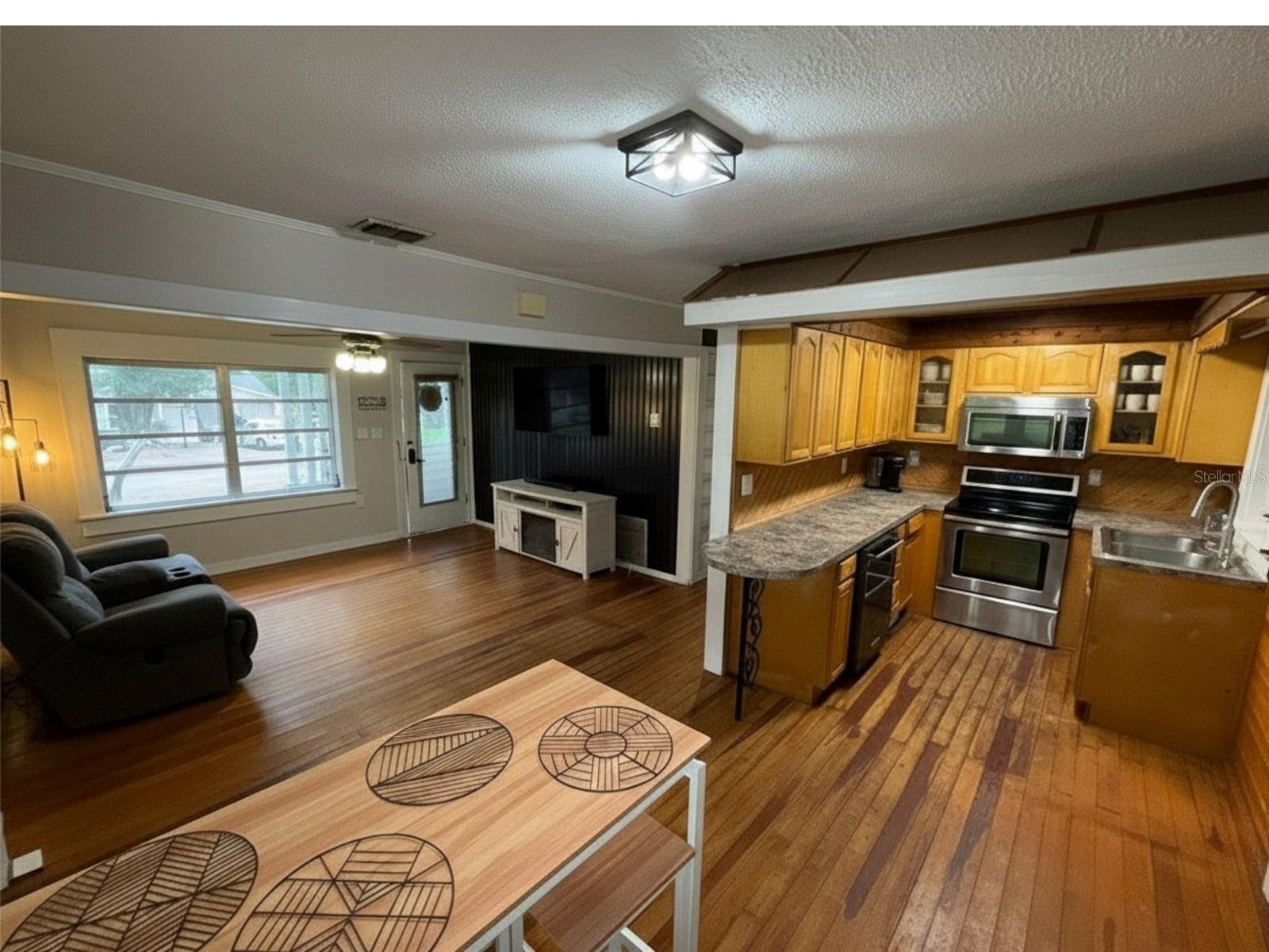 4th image of 37318 Carter Ave, Dade City, FL 33523 | MLS# A4701418