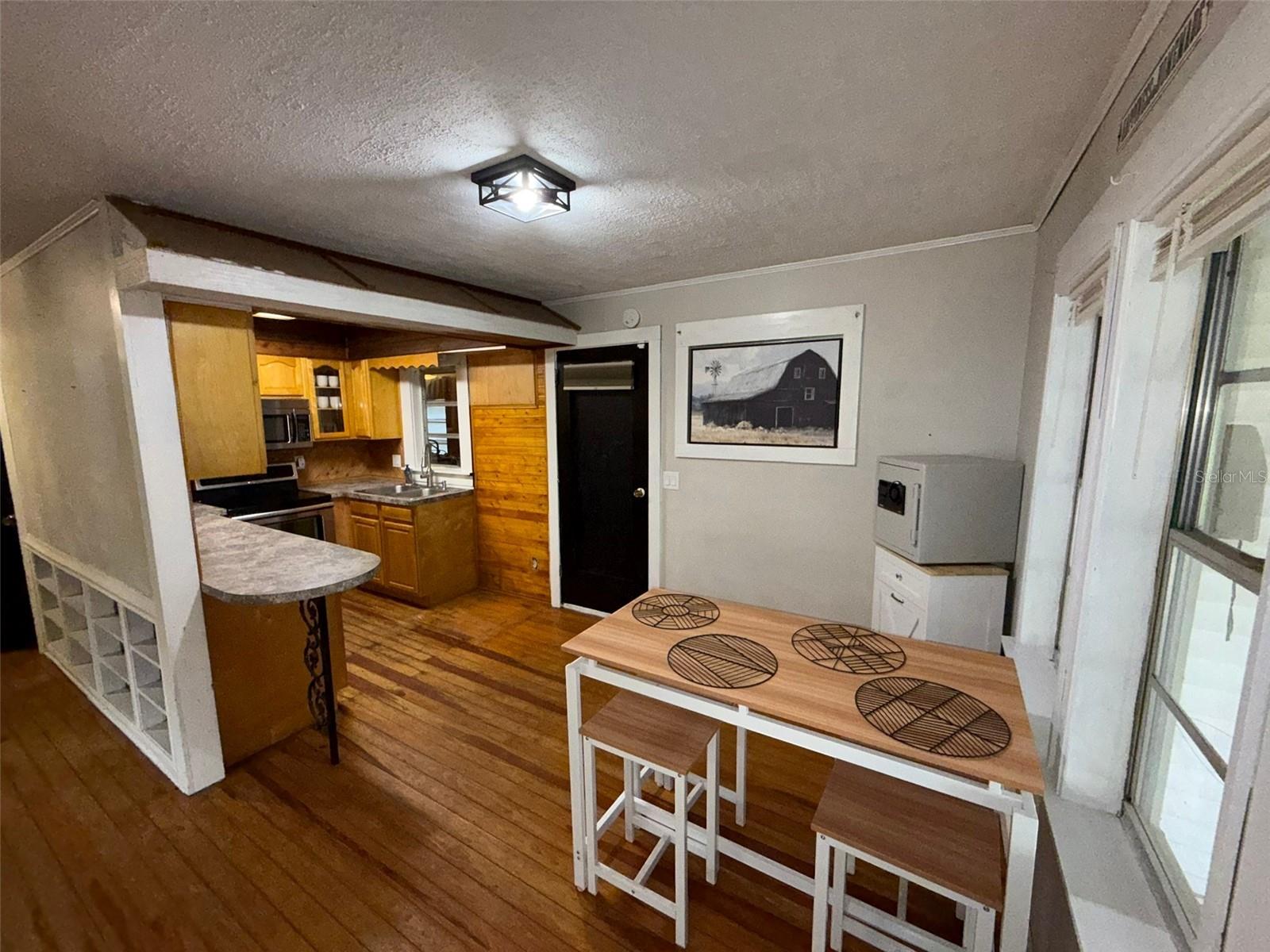 5th image of 37318 Carter Ave, Dade City, FL 33523 | MLS# A4701418