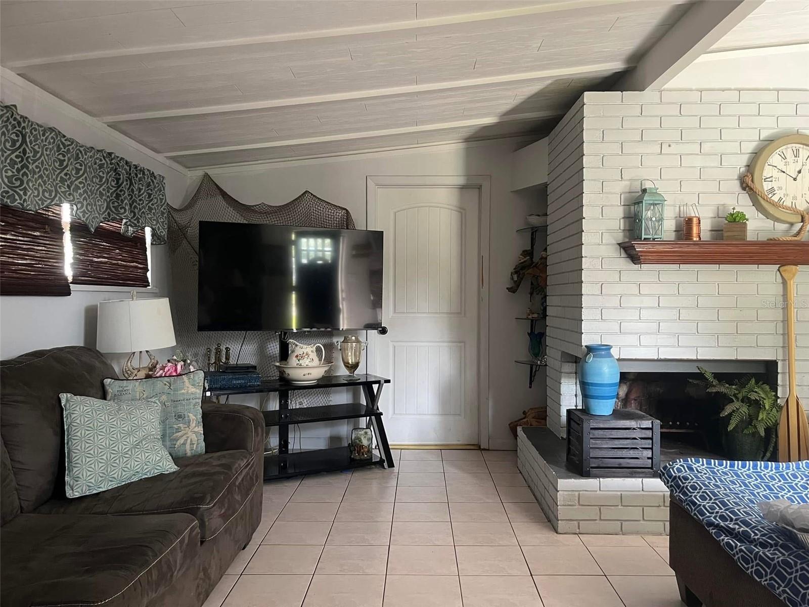 3rd image of 1529 W River Ln, Tampa, FL 33603 | MLS# TB8533809