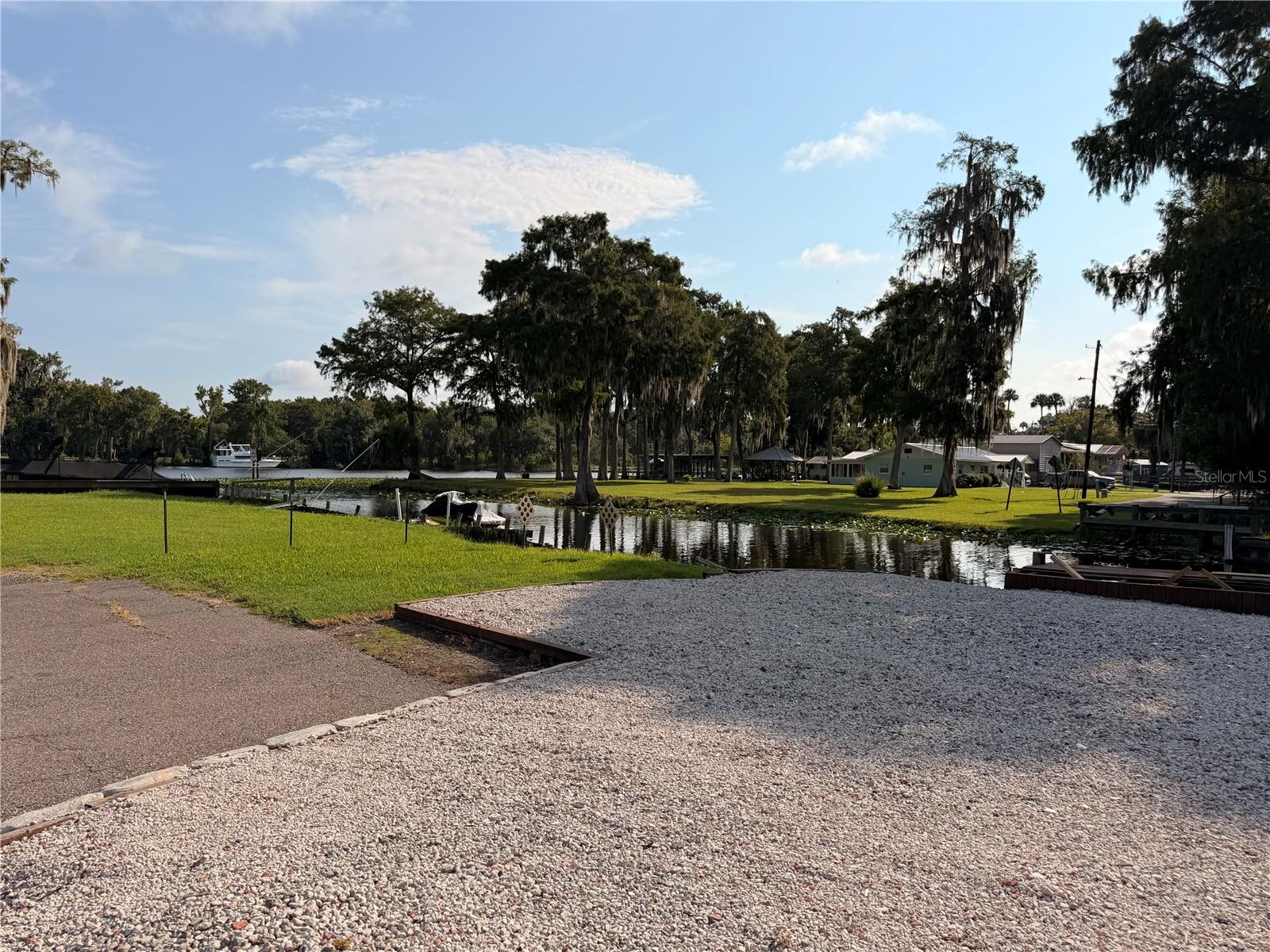 3rd image of 56350 Acorn Rd, Astor, FL 32102 | MLS# R4911727