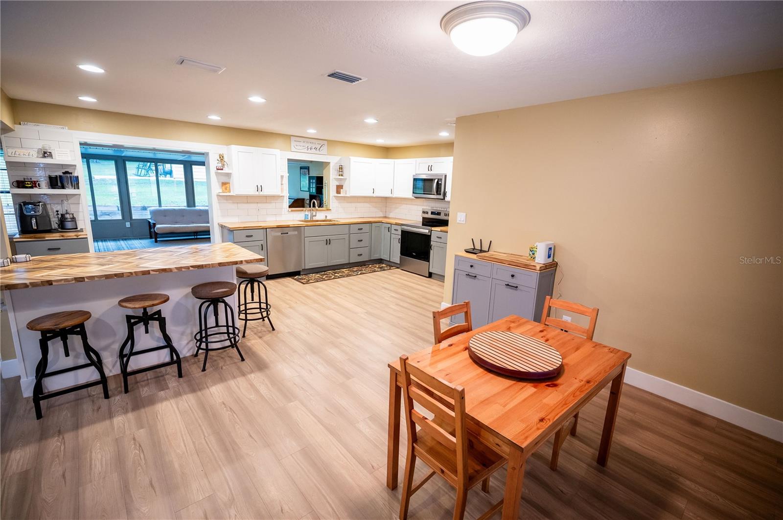 3rd image of 23816 Oak Tree Dr, Sorrento, FL 32776 | MLS# G5115714