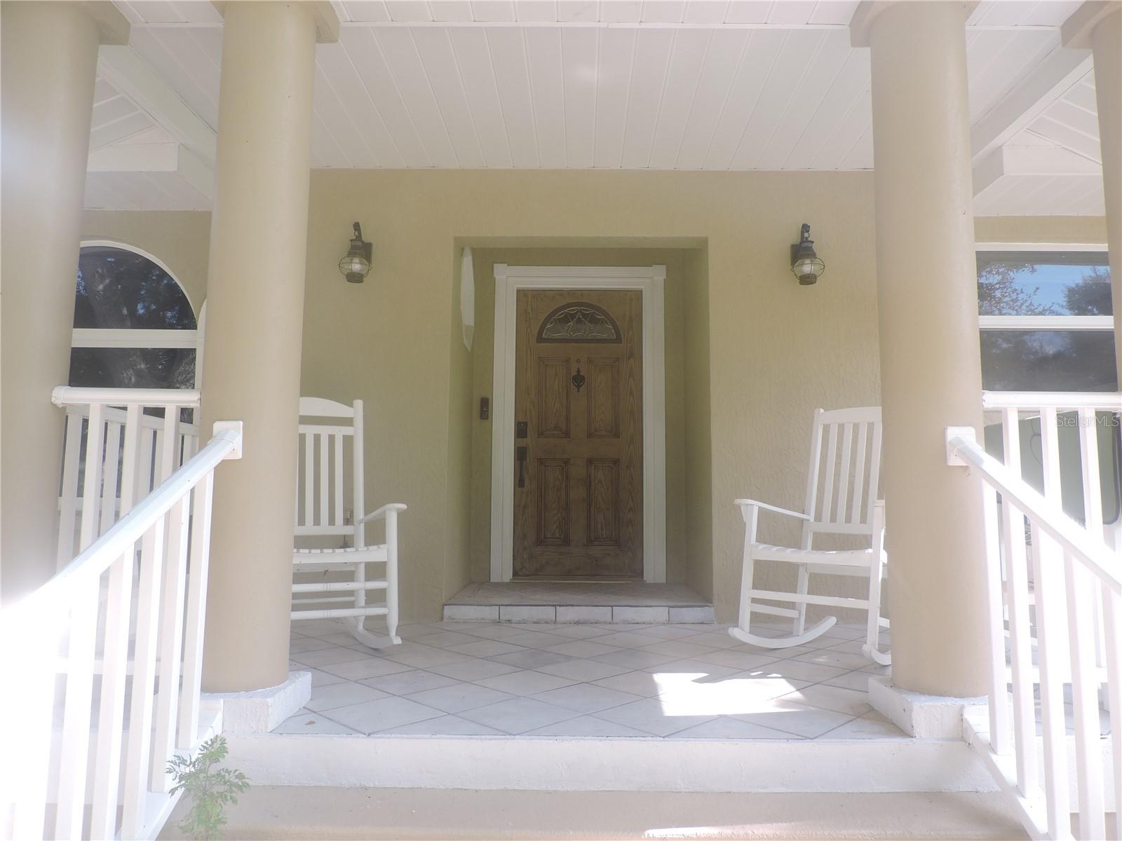 3rd image of 905 Colonial Rd, Venice, FL 34293 | MLS# A4701469