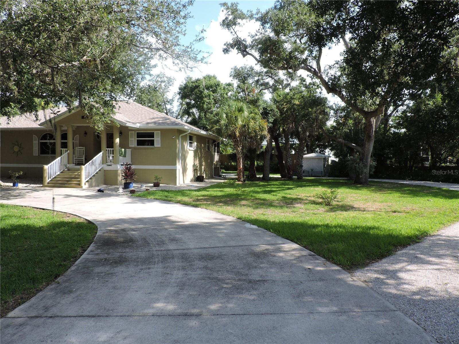 5th image of 905 Colonial Rd, Venice, FL 34293 | MLS# A4701469