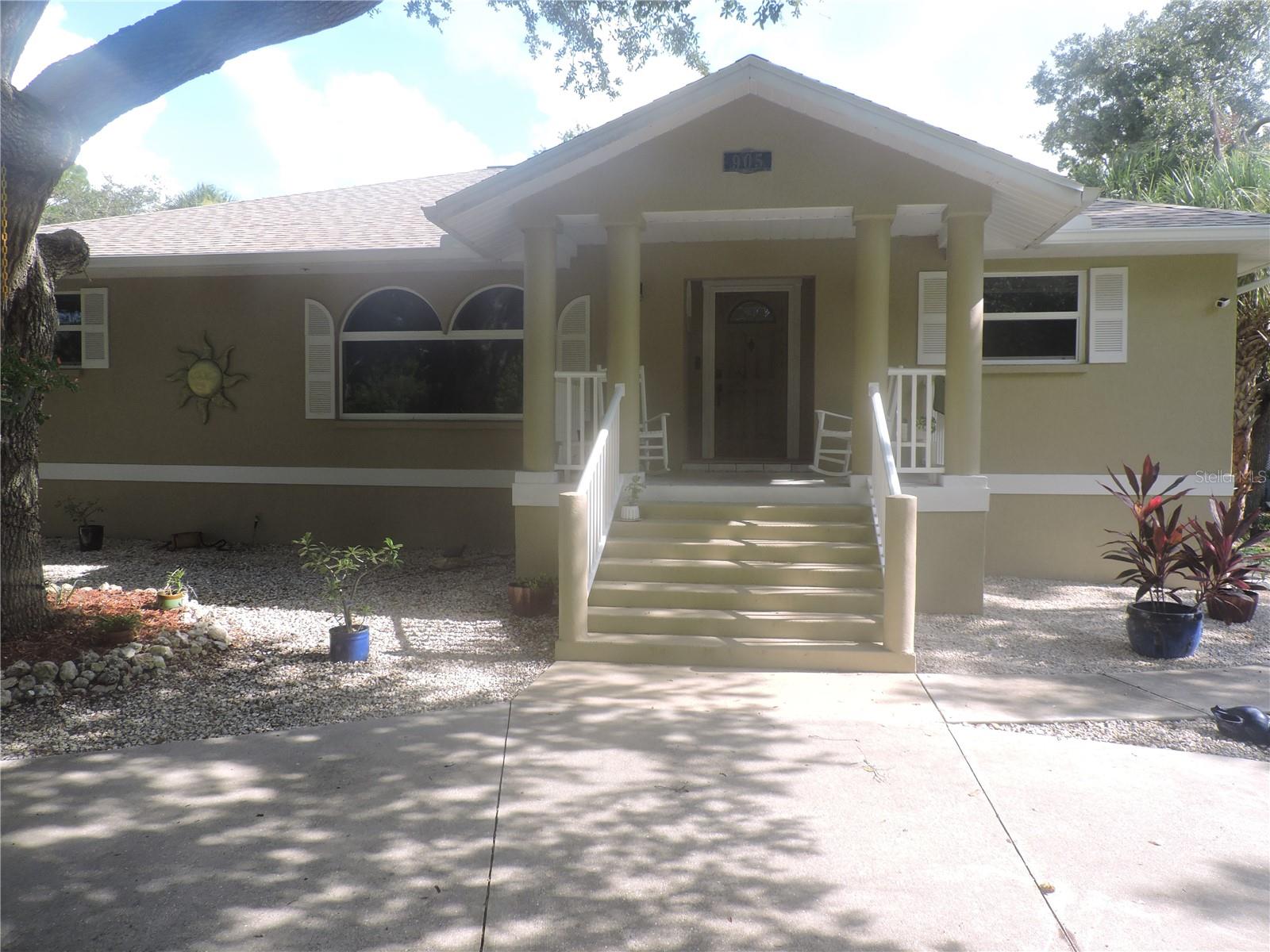 2nd image of 905 Colonial Rd, Venice, FL 34293 | MLS# A4701469