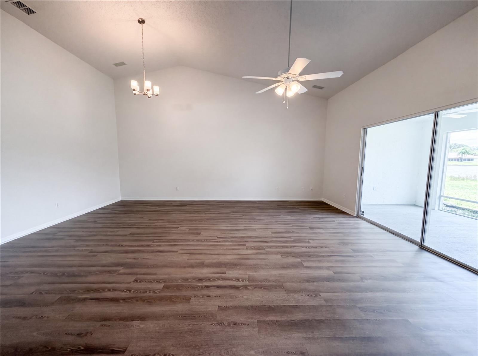5th image of 923 Oxford Park Dr #81, Sun City Center, FL 33573 | MLS# O6429220