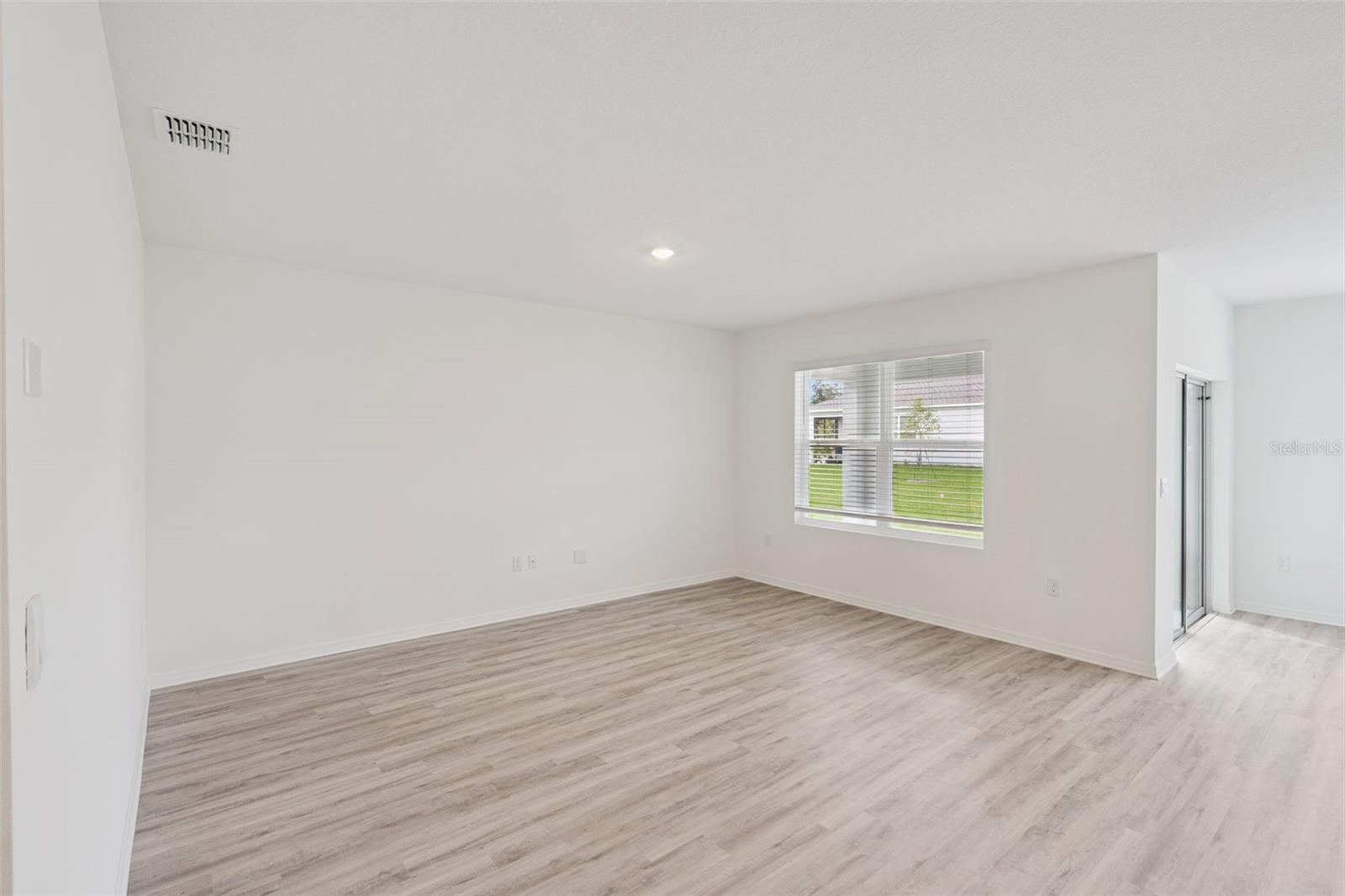 4th image of 144 Flag Lilly Ln, Umatilla, FL 32784 | MLS# O6429235