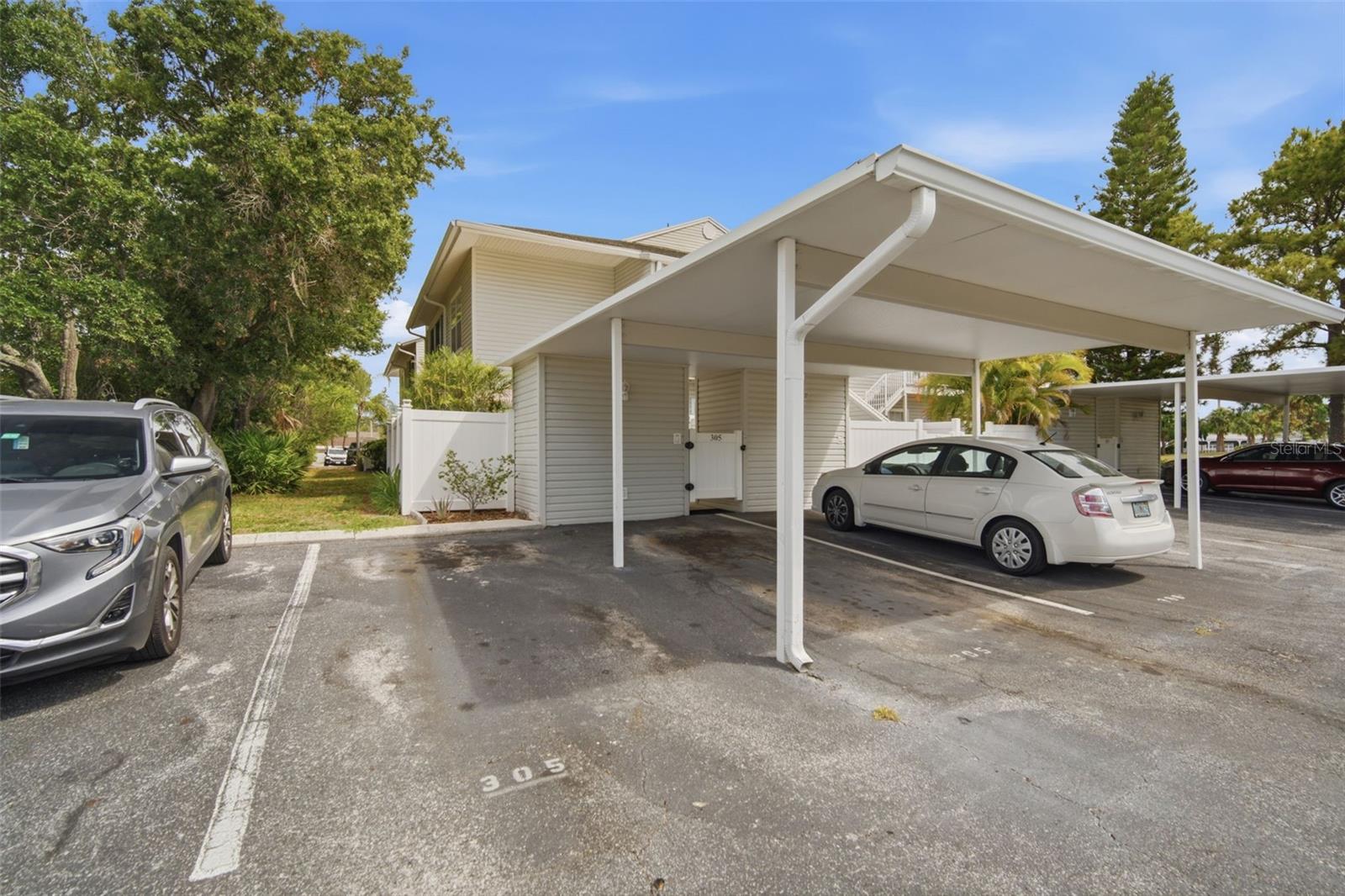 3rd image of 8350 Savannah Trace Cir #305, Tampa, FL 33615 | MLS# TB8534000