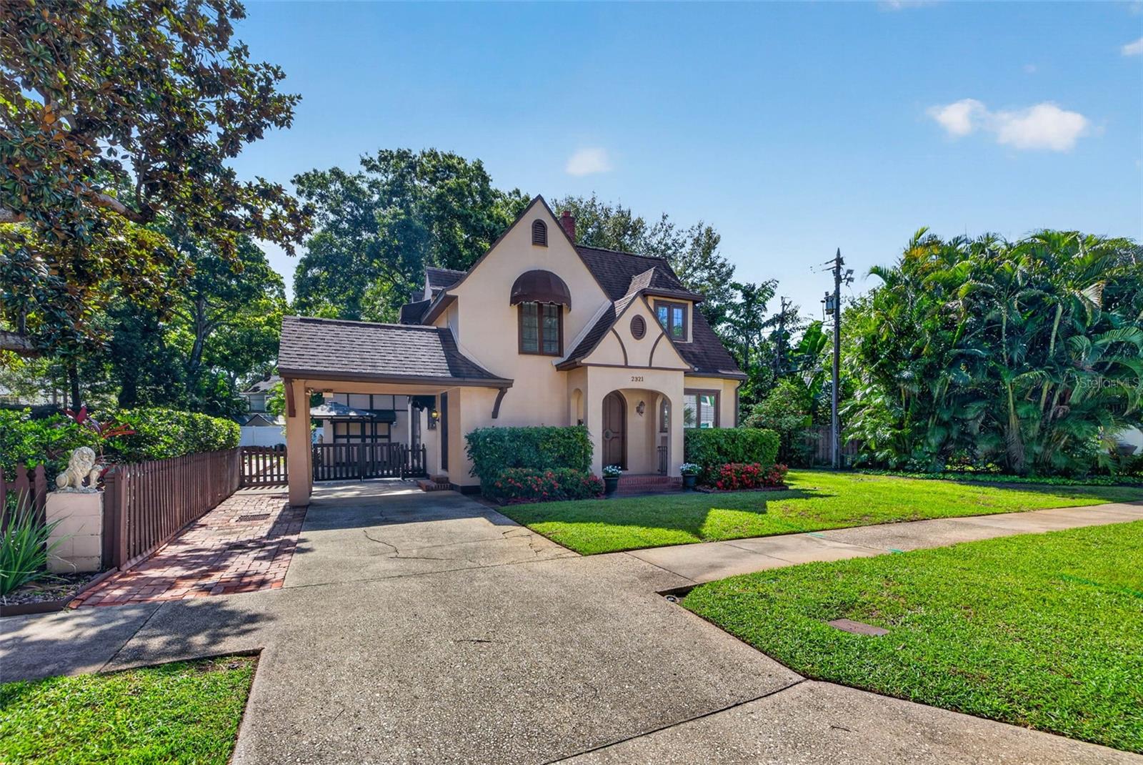 3rd image of 2321 14Th St N, St Petersburg, FL 33704 | MLS# TB8534005