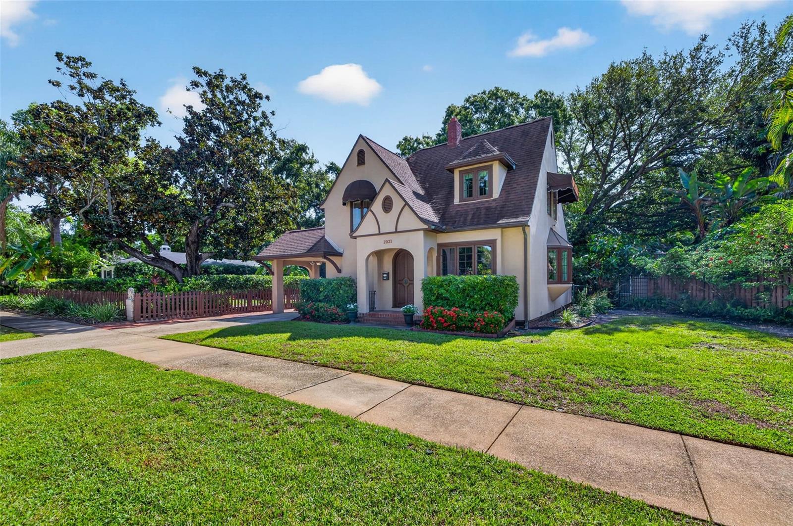 4th image of 2321 14Th St N, St Petersburg, FL 33704 | MLS# TB8534005