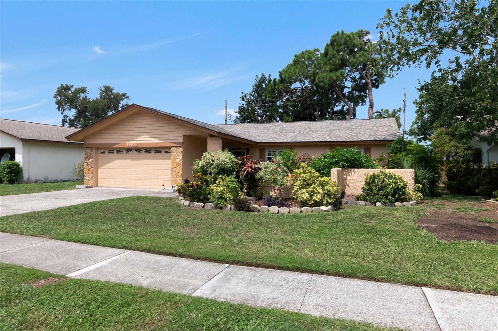 2nd image of 1150 Brook Dr W, Dunedin, FL 34698 | MLS# TB8534024
