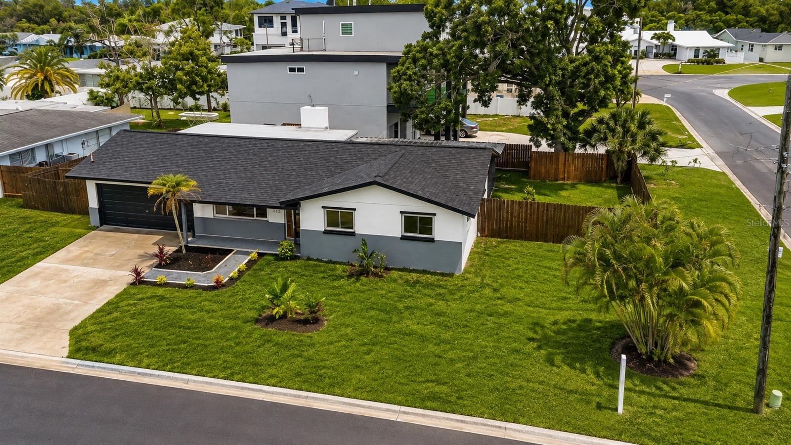 3rd image of 212 Driftwood Pl, Palm Harbor, FL 34683 | MLS# TB8534105