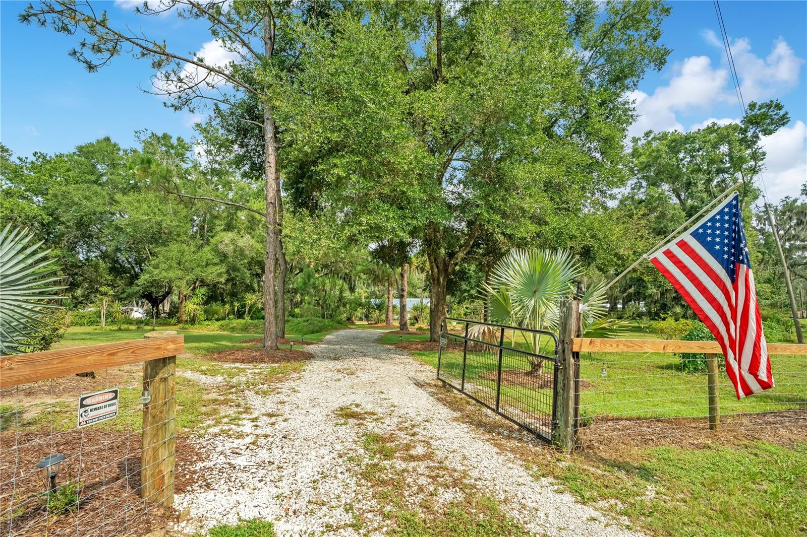 4th image of 41832 Carrie Ln, Altoona, FL 32702 | MLS# G5115753