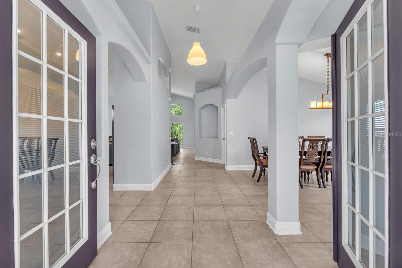 3rd image of 16405 Bridgewalk Dr, Lithia, FL 33547 | MLS# TB8534295