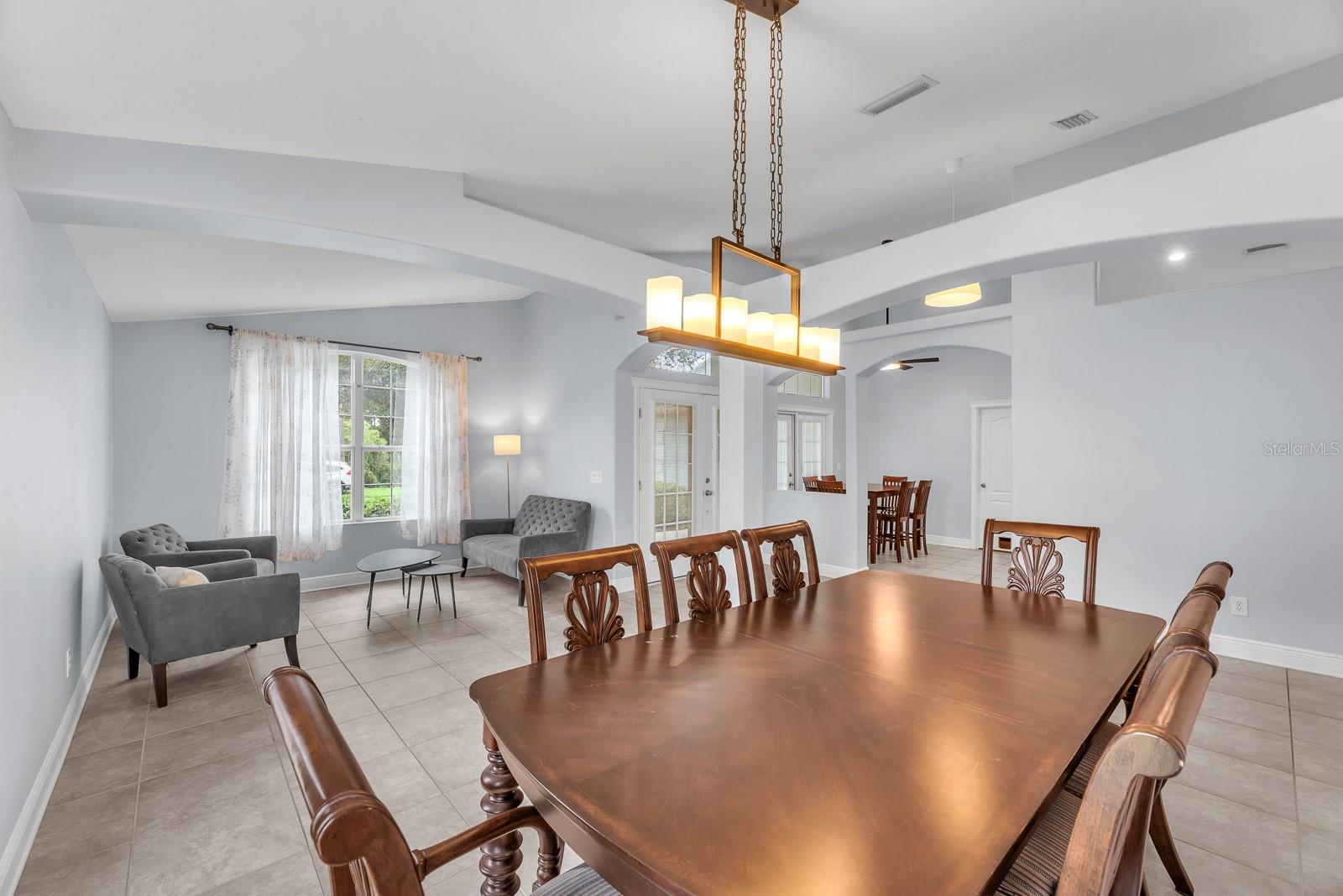 5th image of 16405 Bridgewalk Dr, Lithia, FL 33547 | MLS# TB8534295
