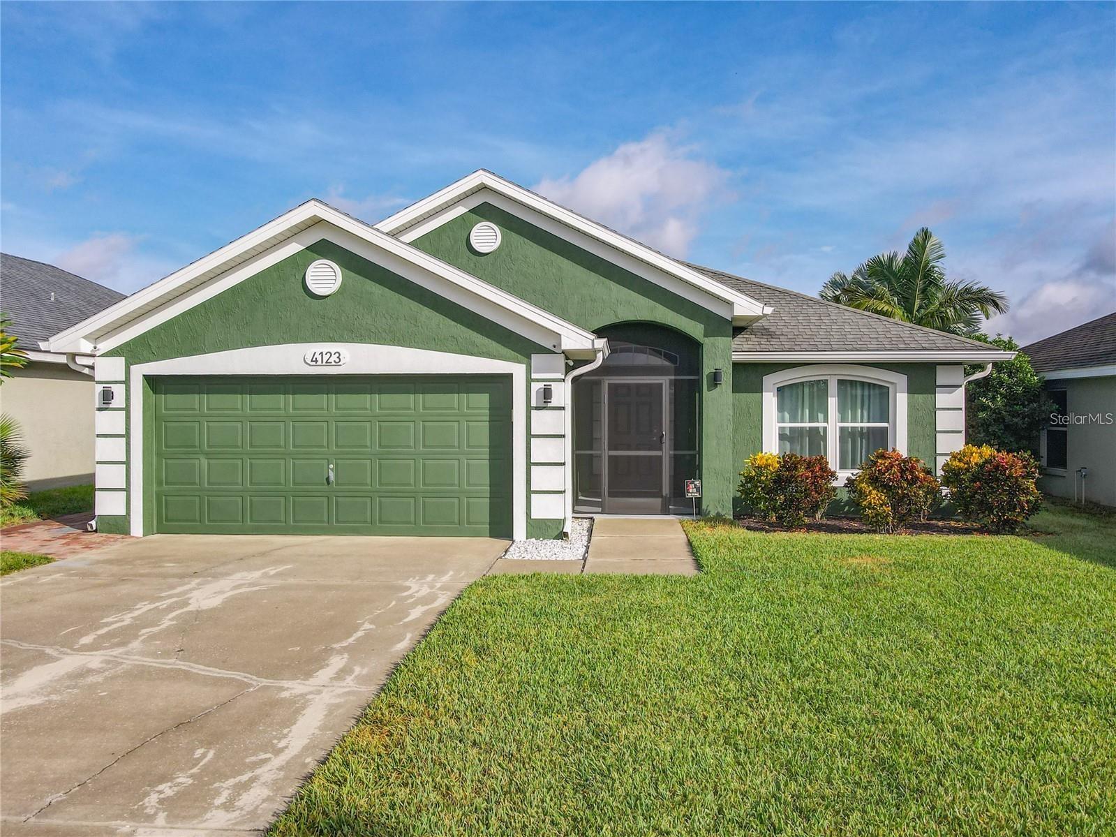 2nd image of 4123 Island Lakes Dr, Winter Haven, FL 33881 | MLS# L4963924