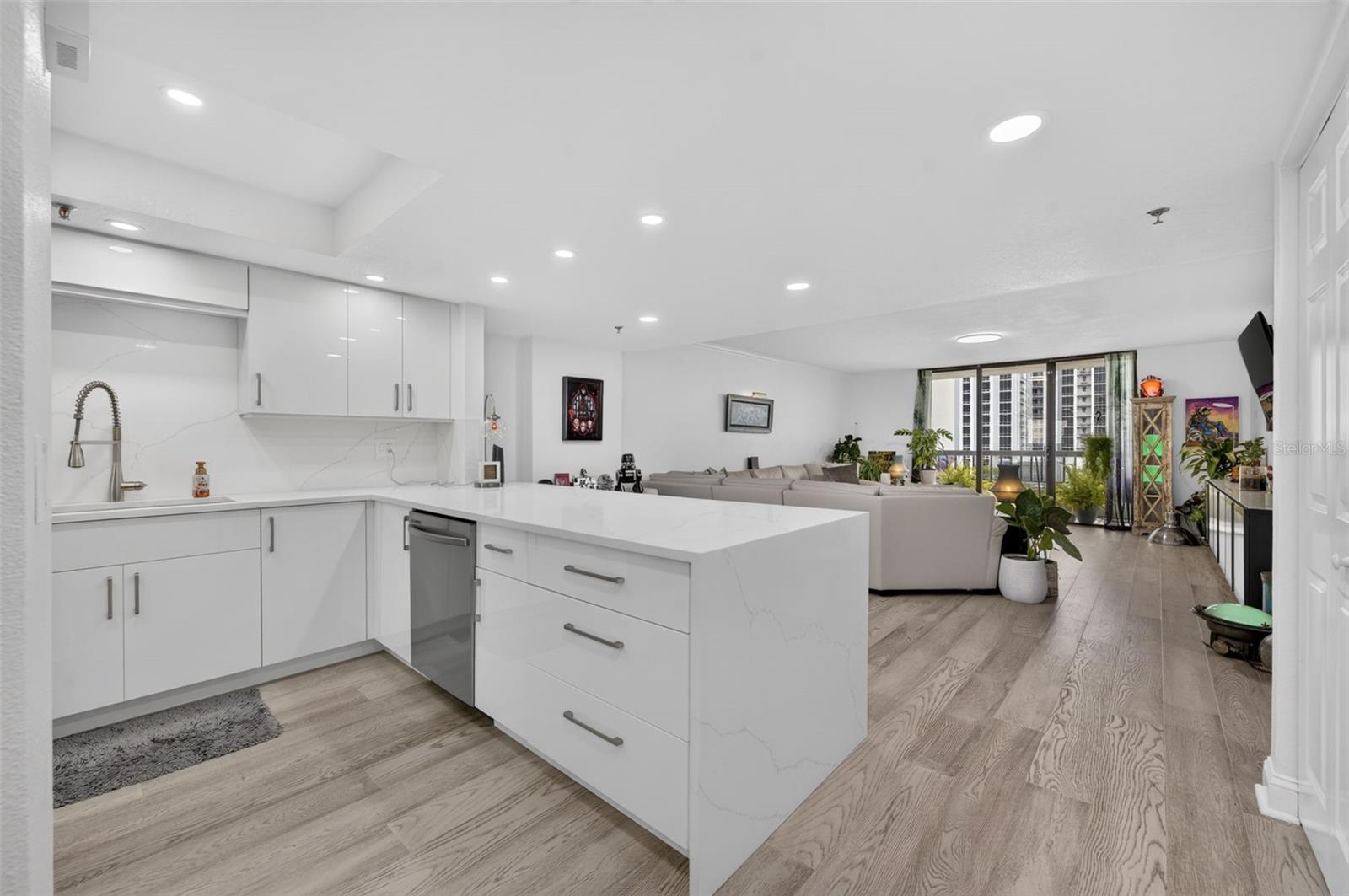 3rd image of 530 E Central Blvd #803, Orlando, FL 32801 | MLS# O6429601