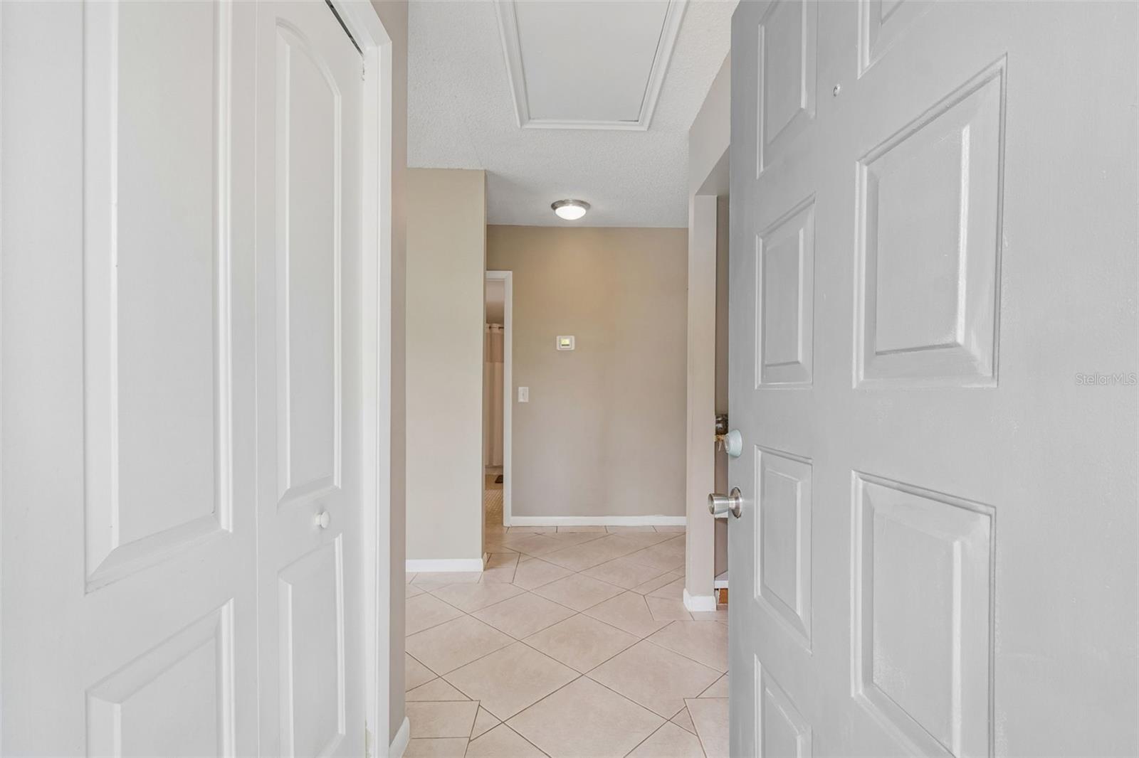 2nd image of 1109 Somerset Cir S, Dunedin, FL 34698 | MLS# TB8534563