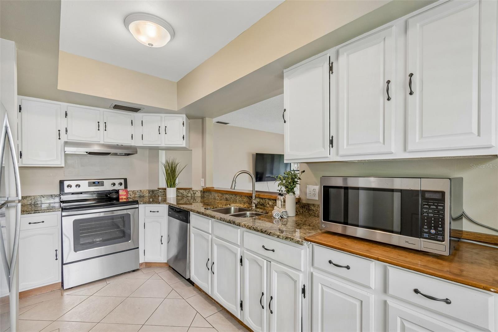 5th image of 1109 Somerset Cir S, Dunedin, FL 34698 | MLS# TB8534563