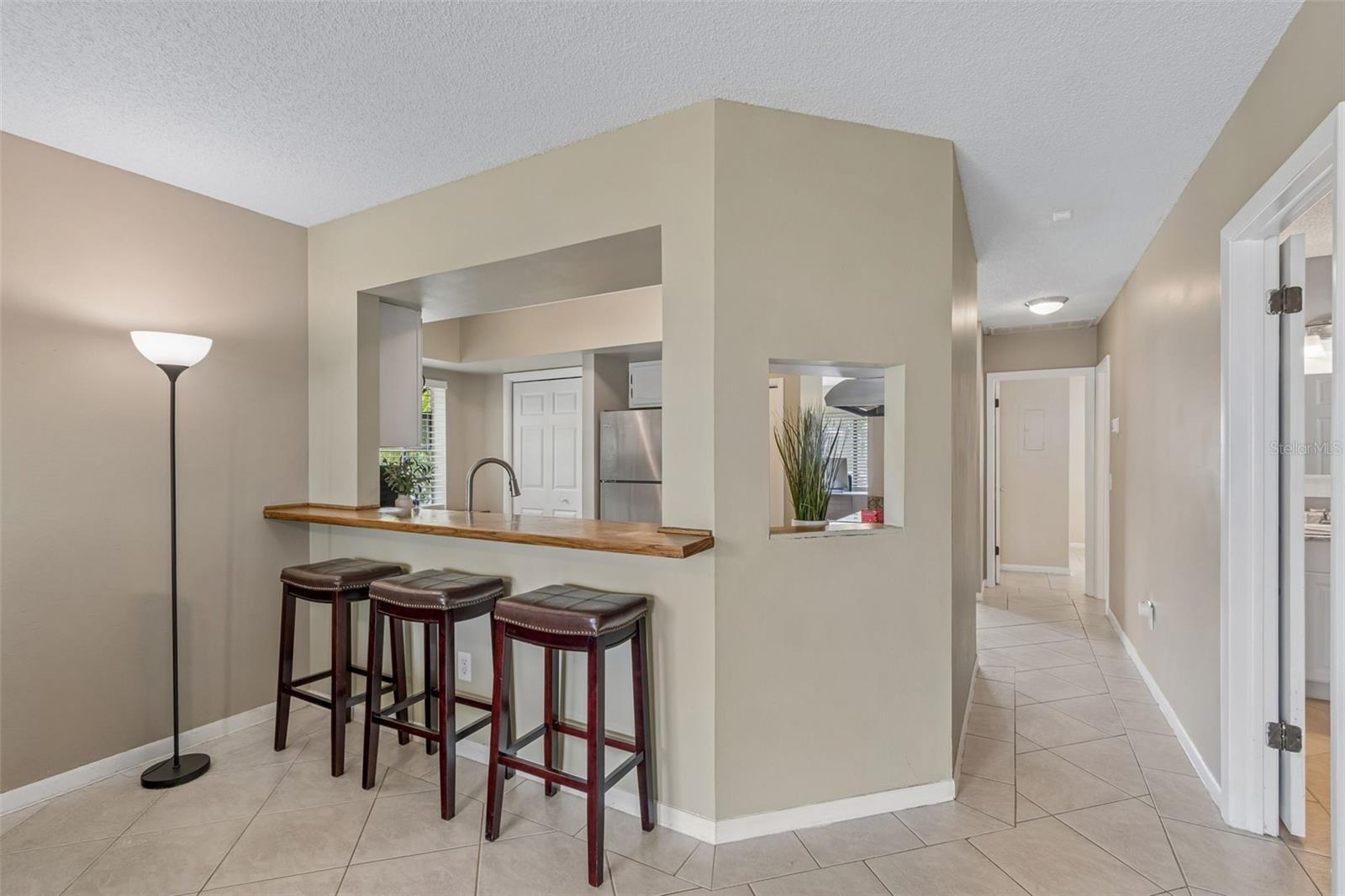 4th image of 1109 Somerset Cir S, Dunedin, FL 34698 | MLS# TB8534563