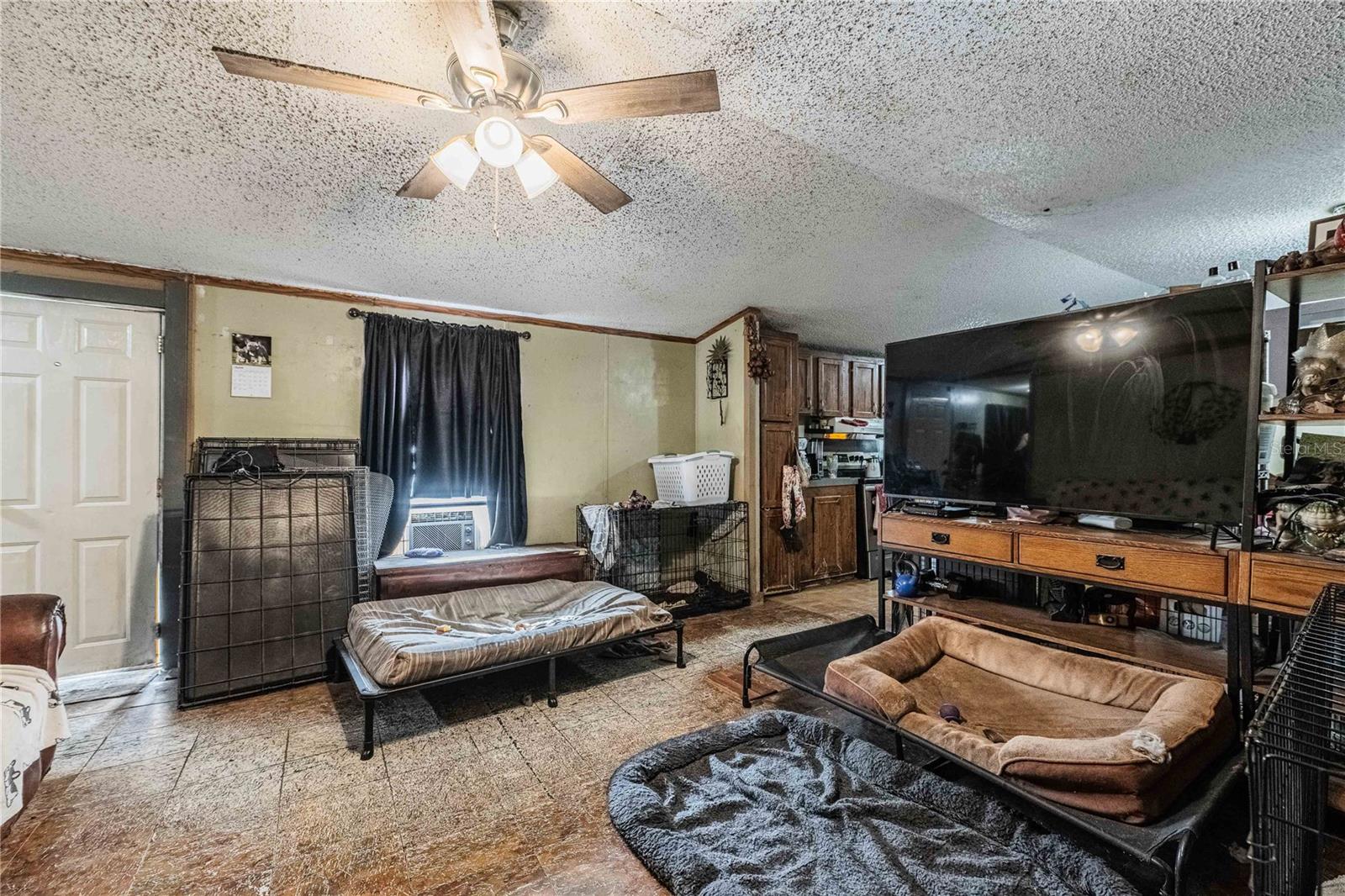4th image of 1218 Cameron Rd, Eagle Lake, FL 33839 | MLS# TB8534577