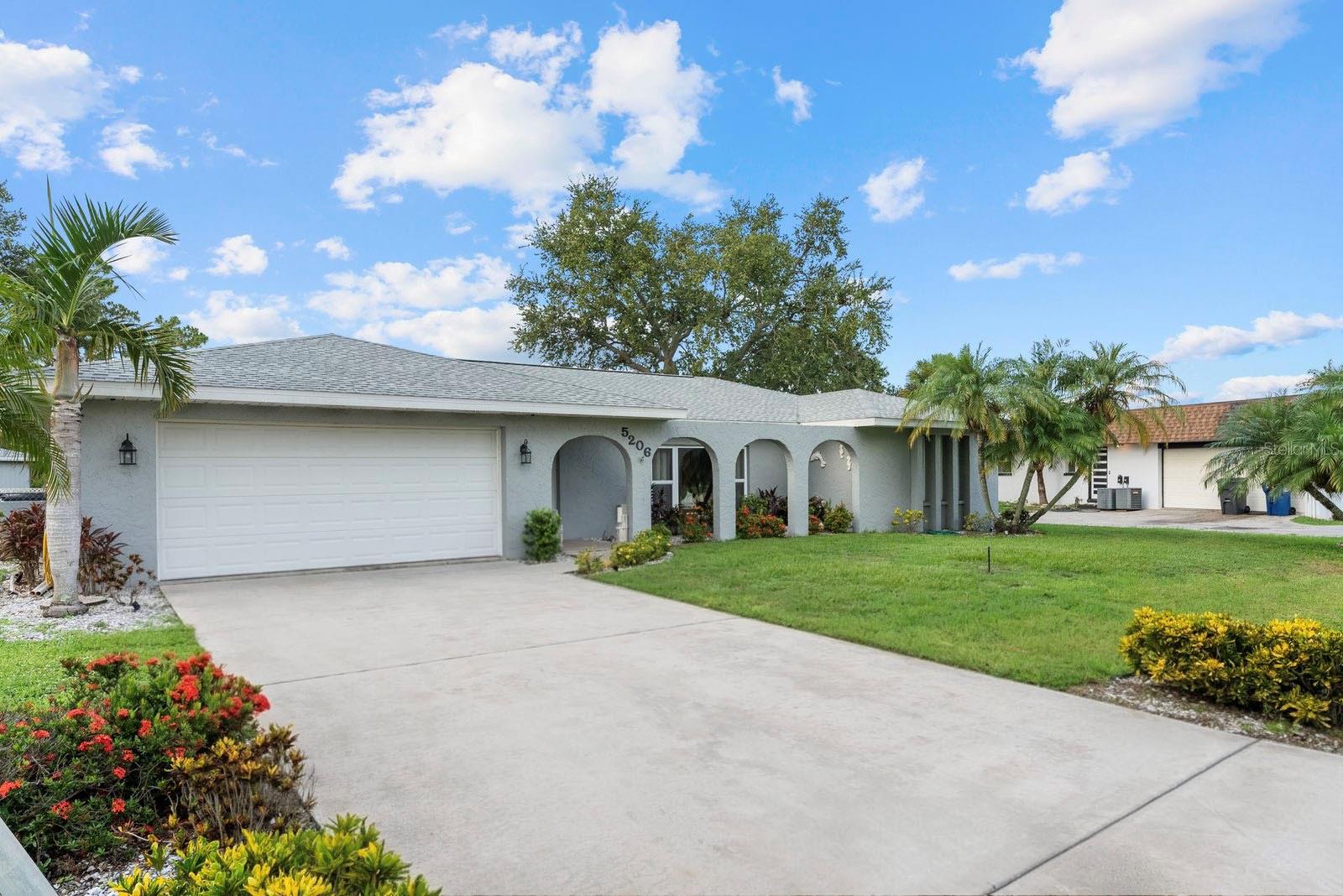 2nd image of 5206 18th Ave E, Bradenton, FL 34208 | MLS# A4701680