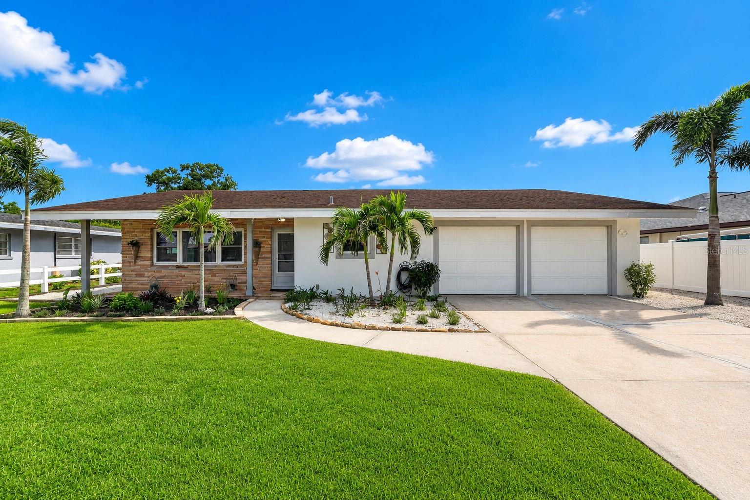 1st image of 2711 27th Avenue Dr W, Bradenton, FL 34205 | MLS# TB8534608