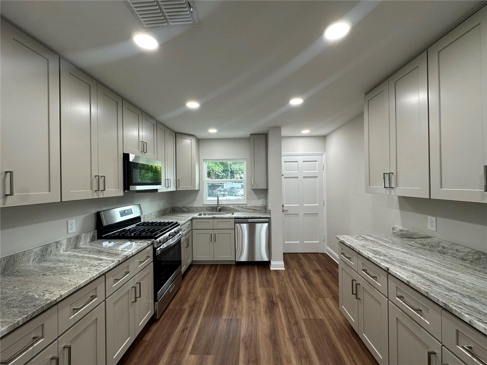 5th image of 100 El Camino Dr #104, Winter Haven, FL 33884 | MLS# P4939472