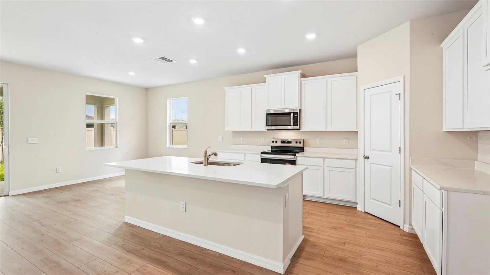 4th image of 18209 Gander Ter, Lakewood Ranch, FL 34211 | MLS# A4701712