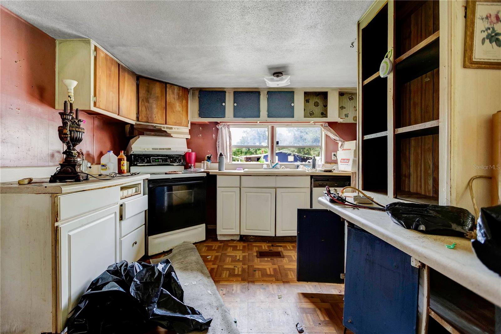3rd image of 2614 Kyle St, Lakeland, FL 33815 | MLS# L4963956