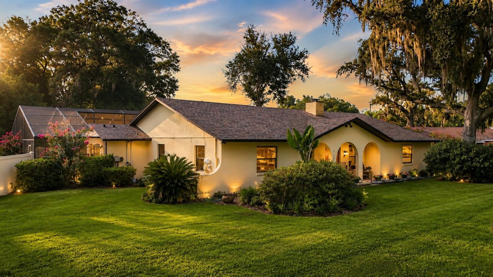 1st image of 41300 Dixie Ave, Umatilla, FL 32784 | MLS# G5115858