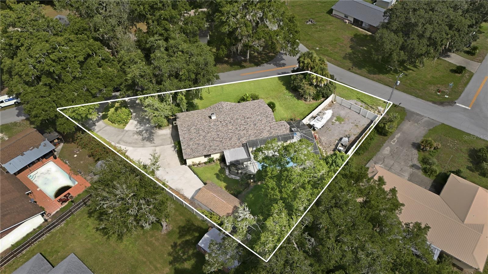 2nd image of 41300 Dixie Ave, Umatilla, FL 32784 | MLS# G5115858