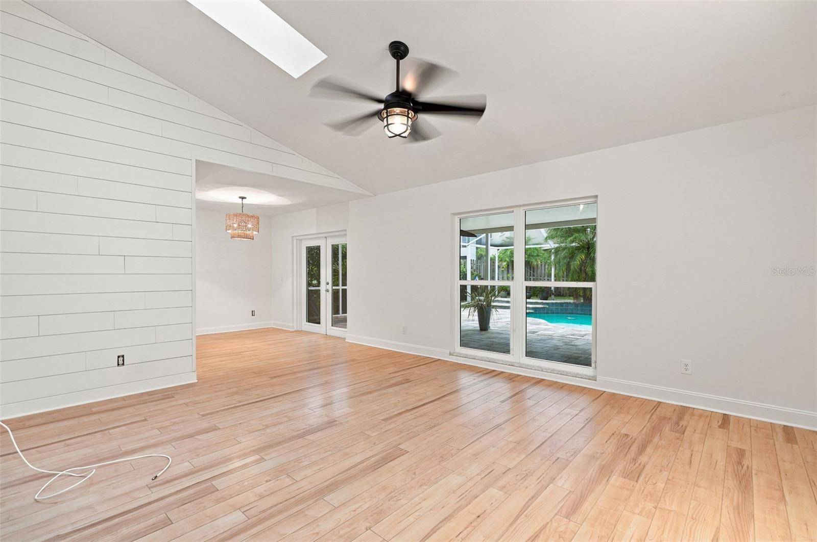 5th image of 934 Berkley Ct N, Palm Harbor, FL 34684 | MLS# TB8534868