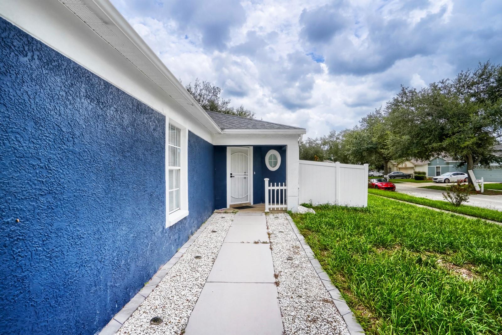 4th image of 701 Periwinkle Pointe Pl, Seffner, FL 33584 | MLS# TB8534875