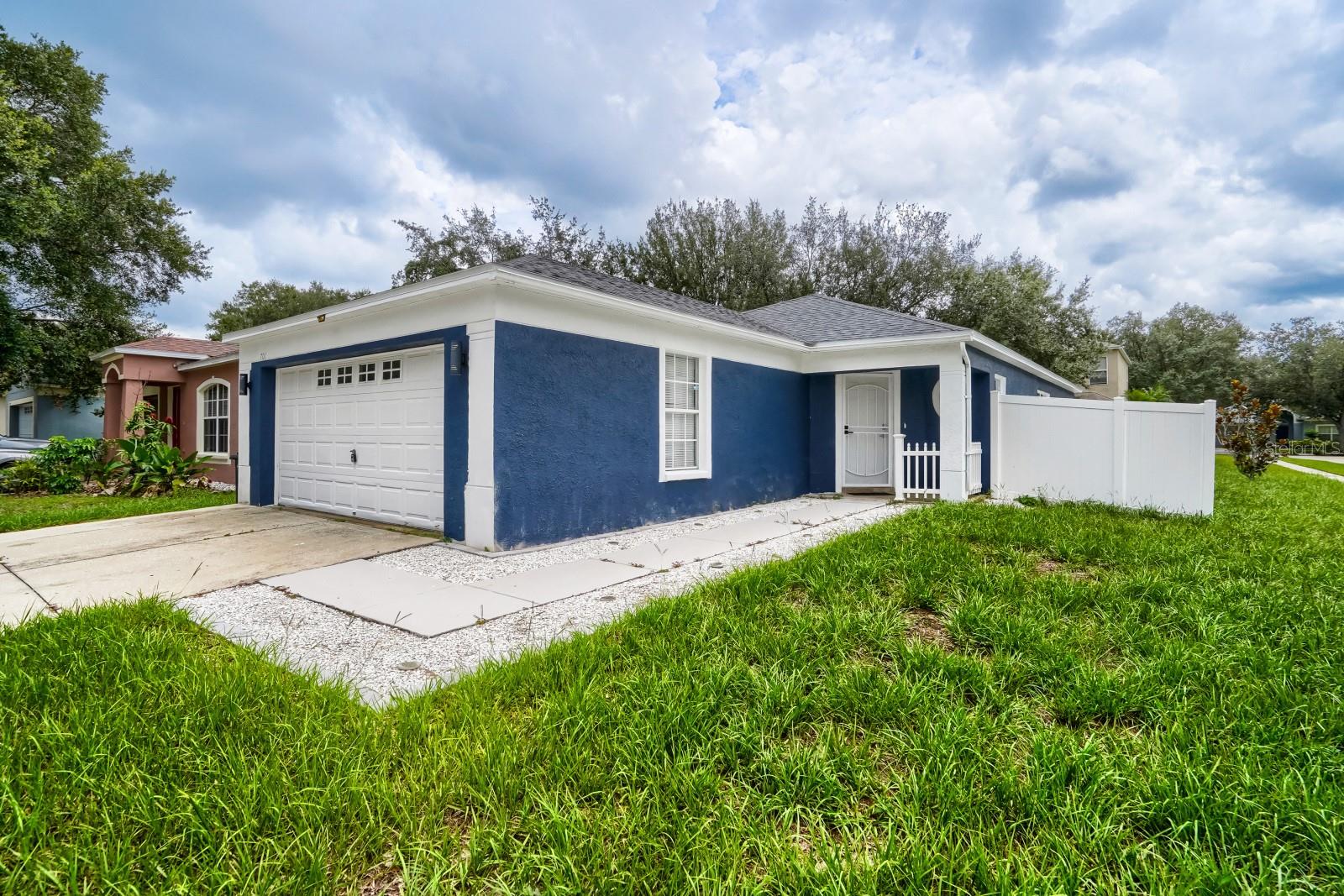 3rd image of 701 Periwinkle Pointe Pl, Seffner, FL 33584 | MLS# TB8534875