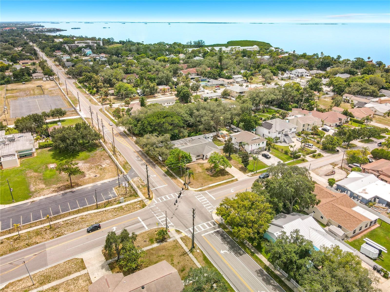 3rd image of 1601 Gulf Rd, Tarpon Springs, FL 34689 | MLS# TB8534888