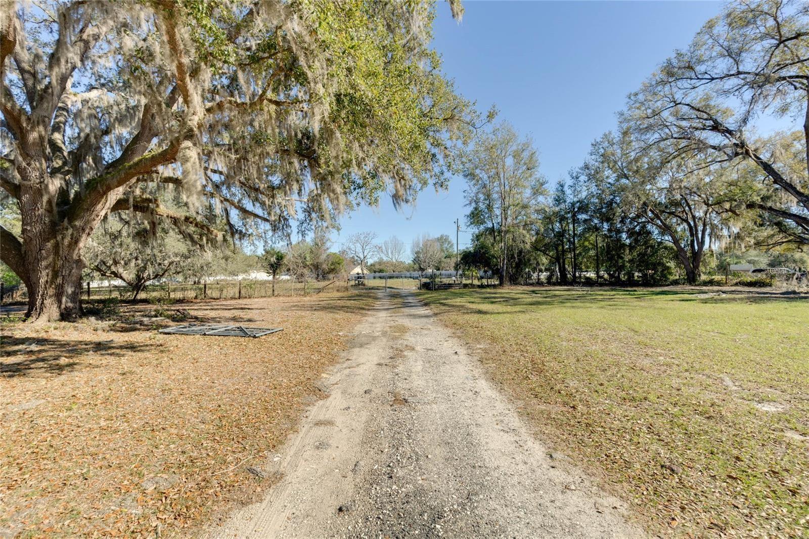 3rd image of 12312 Se 112Th Avenue Rd, Belleview, FL 34420 | MLS# TB8534897