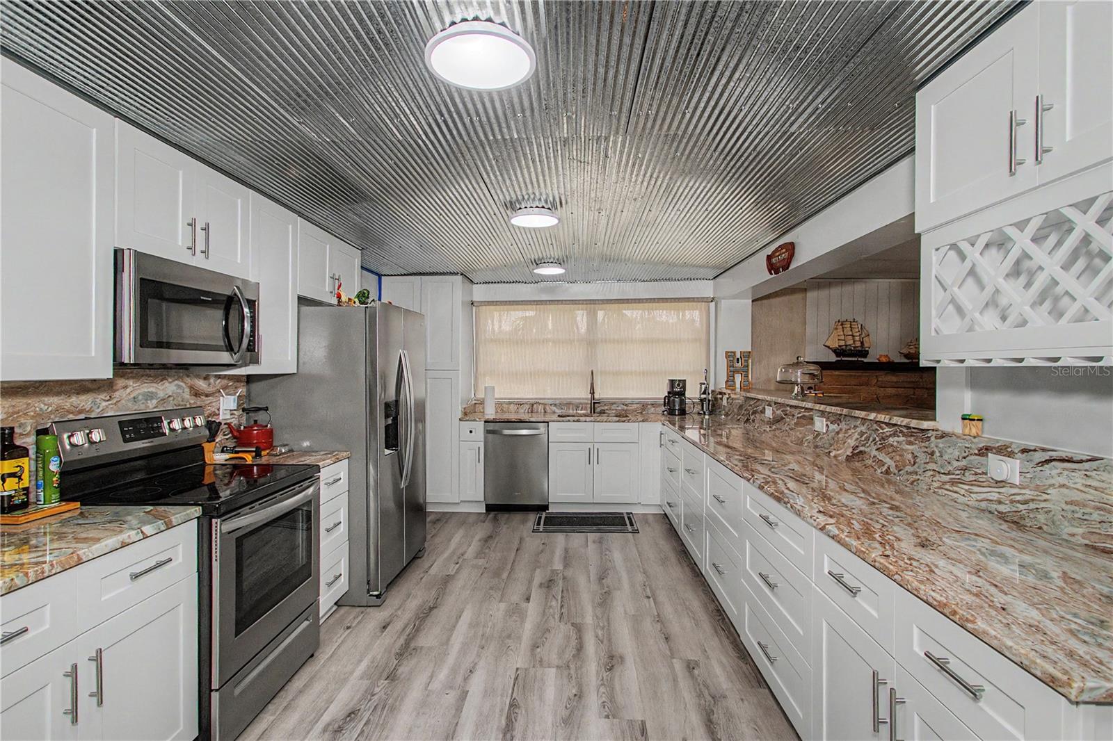 4th image of 56440 Water Oak Rd, Astor, FL 32102 | MLS# OM729605