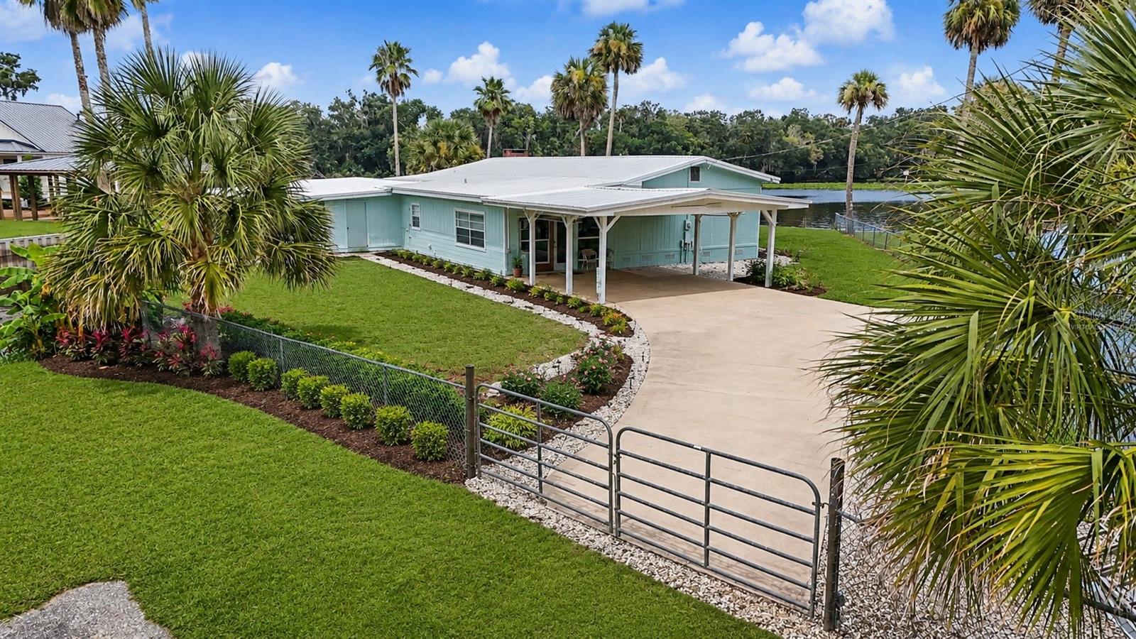 3rd image of 56440 Water Oak Rd, Astor, FL 32102 | MLS# OM729605