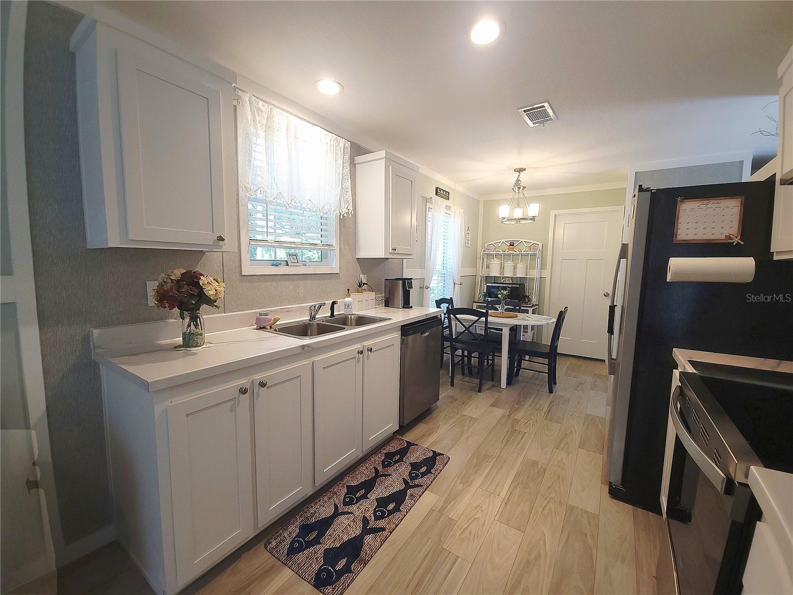 5th image of 3531 Se 173Rd Ter, Ocklawaha, FL 32179 | MLS# OM729620