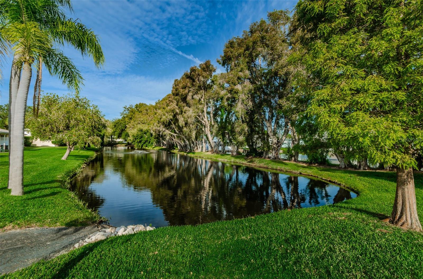 49th image of 830 Cambridge Ct, Dunedin, FL 34698 | MLS# TB8535005
