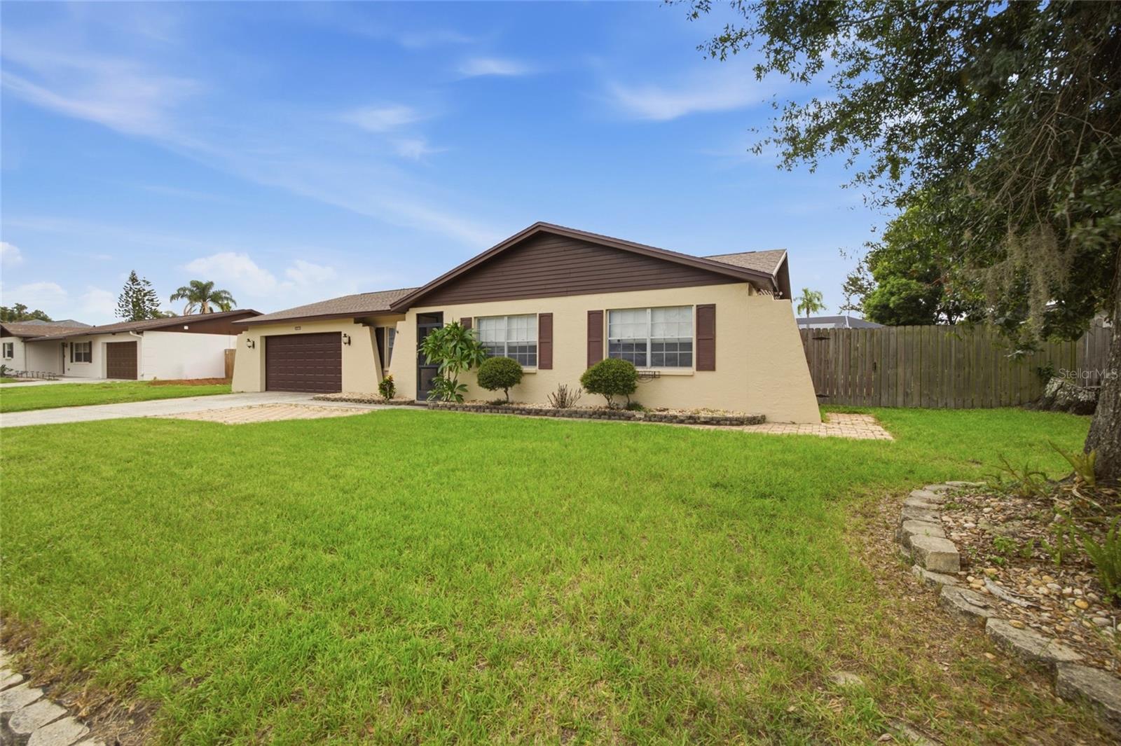 3rd image of 2971 Forest Cir, Seffner, FL 33584 | MLS# TB8535064