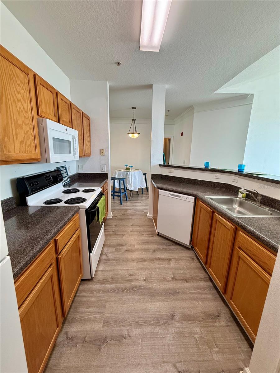 4th image of 4802 51St St W #623, Bradenton, FL 34210 | MLS# A4701839