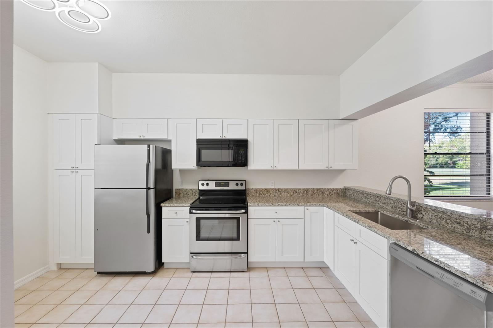 5th image of 121 Lindsay Ln, OLDSMAR, FL 34677