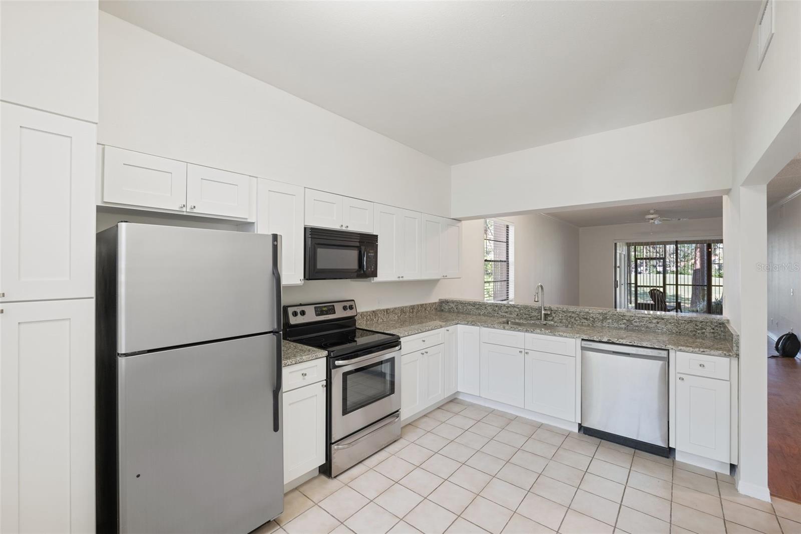 3rd image of 121 Lindsay Ln, OLDSMAR, FL 34677