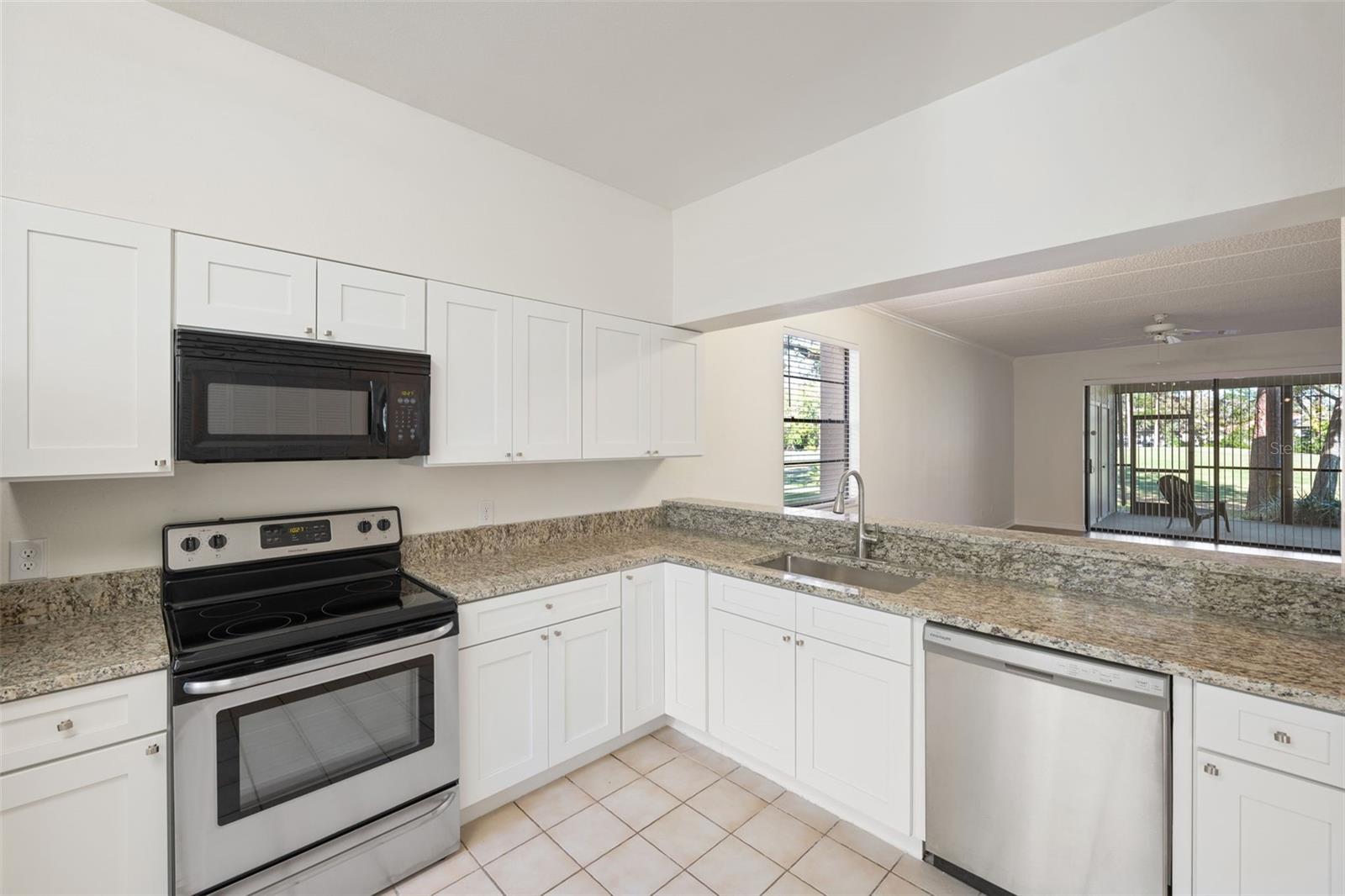 4th image of 121 Lindsay Ln, OLDSMAR, FL 34677