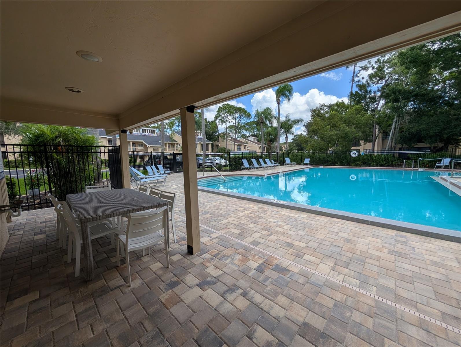 2nd image of 121 Lindsay Ln, OLDSMAR, FL 34677