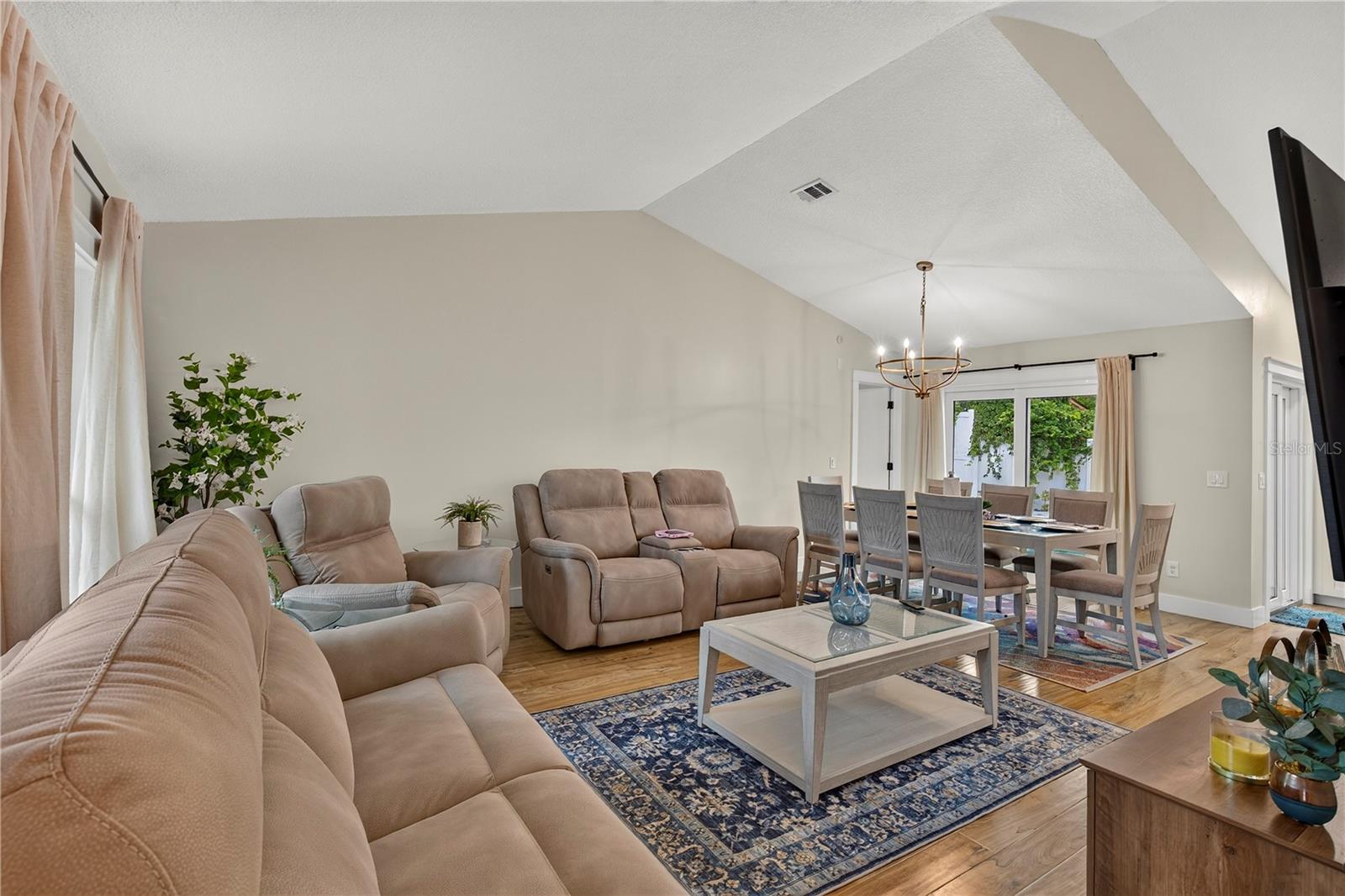 4th image of 3775 Springhill Cir, Palm Harbor, FL 34684 | MLS# A4701857