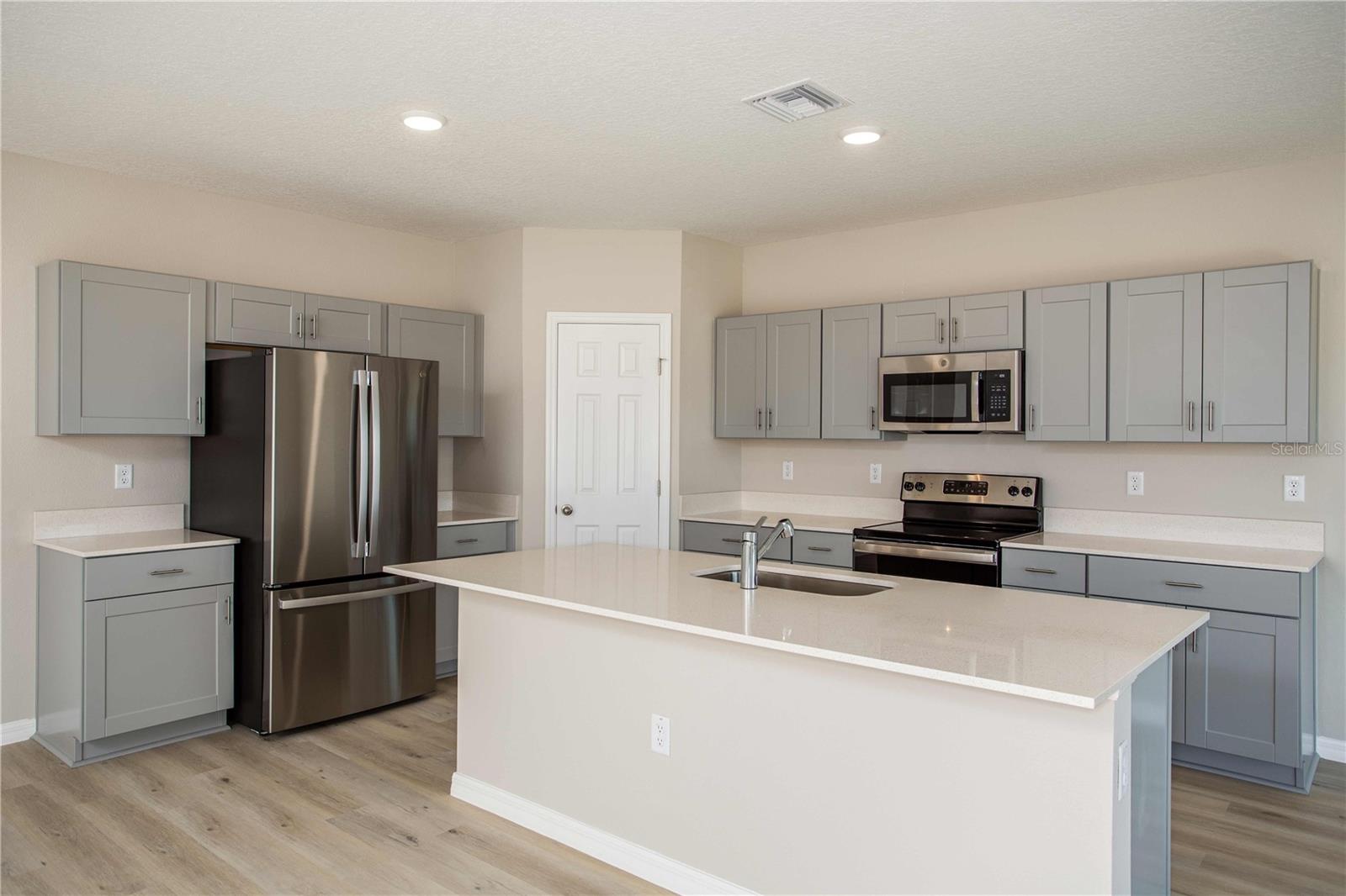 2nd image of 5390 San Pietro Dr, Winter Haven, FL 33884 | MLS# TB8535230